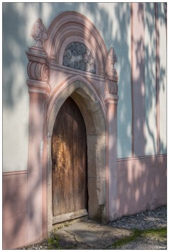 St.-Georgs-Kirche, Eingang