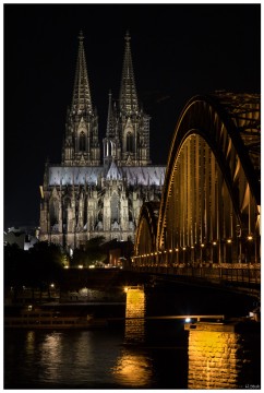 Köln – Hohenzollernbrücke und Dom bei Nacht